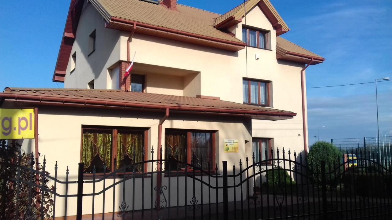 Pokoje Goscinne, Mieszkanie Na Wynajem W Swidniku K Lublina Exterior photo
