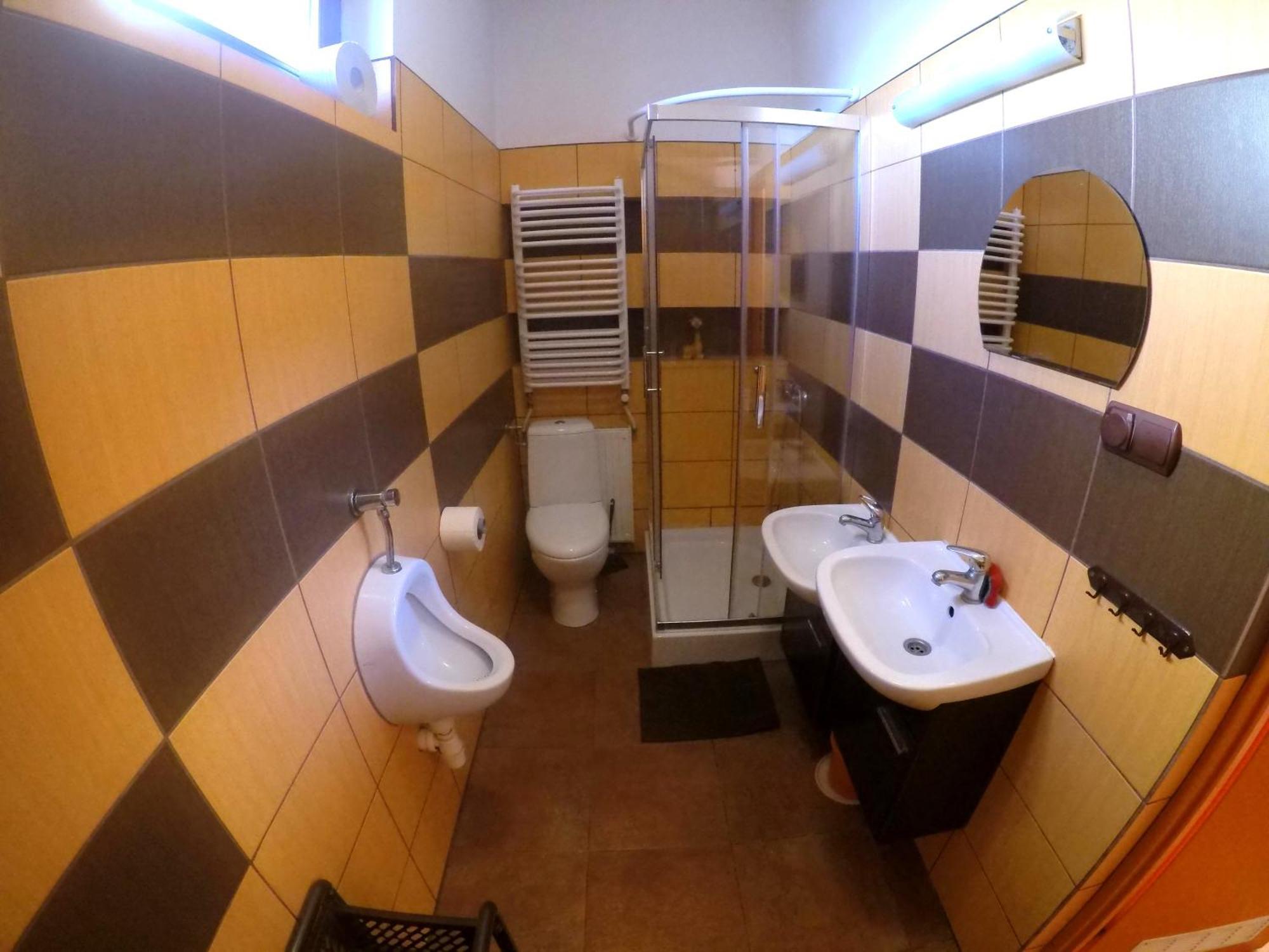 Pokoje Goscinne, Mieszkanie Na Wynajem W Swidniku K Lublina Exterior photo