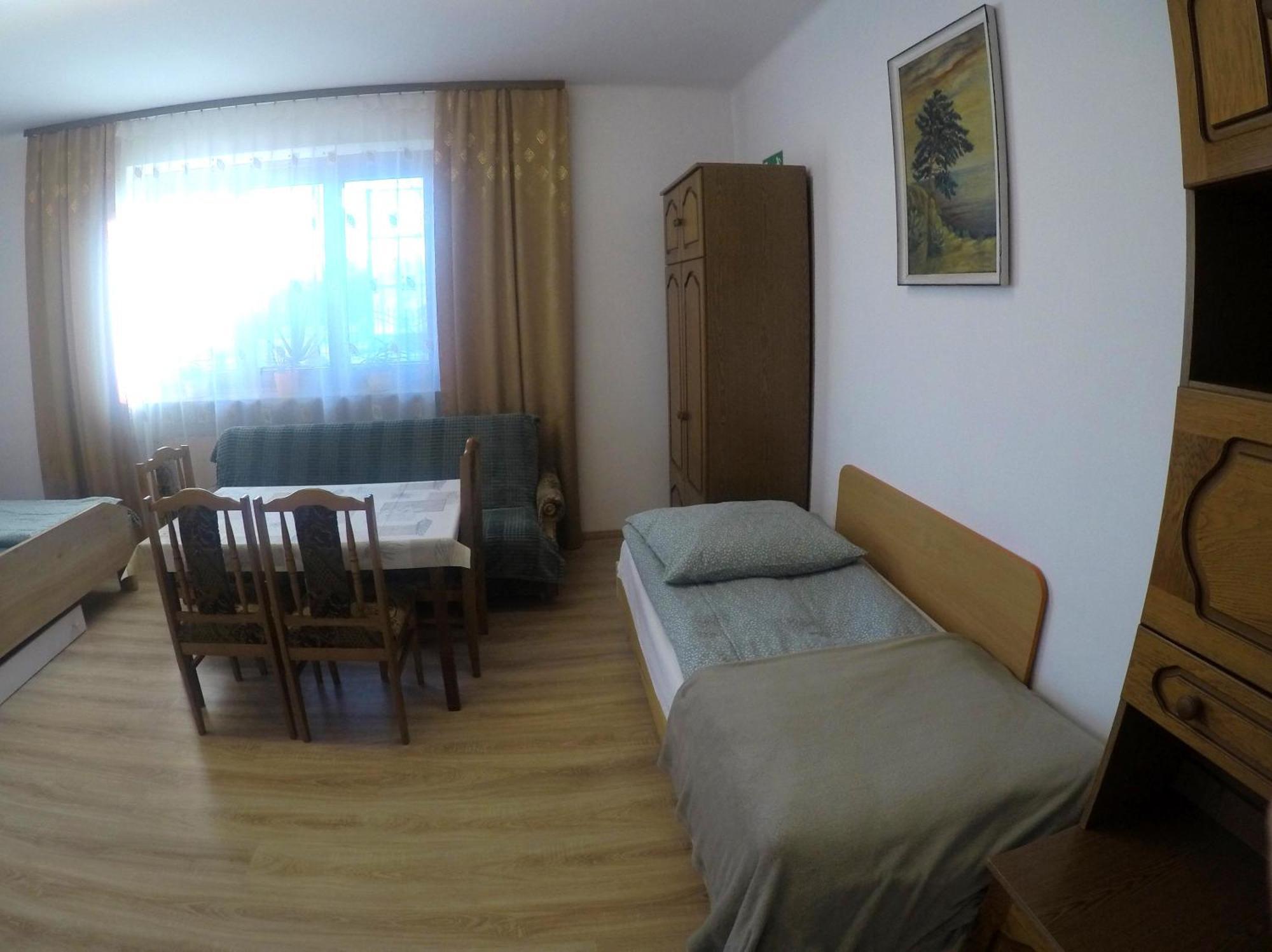 Pokoje Goscinne, Mieszkanie Na Wynajem W Swidniku K Lublina Exterior photo