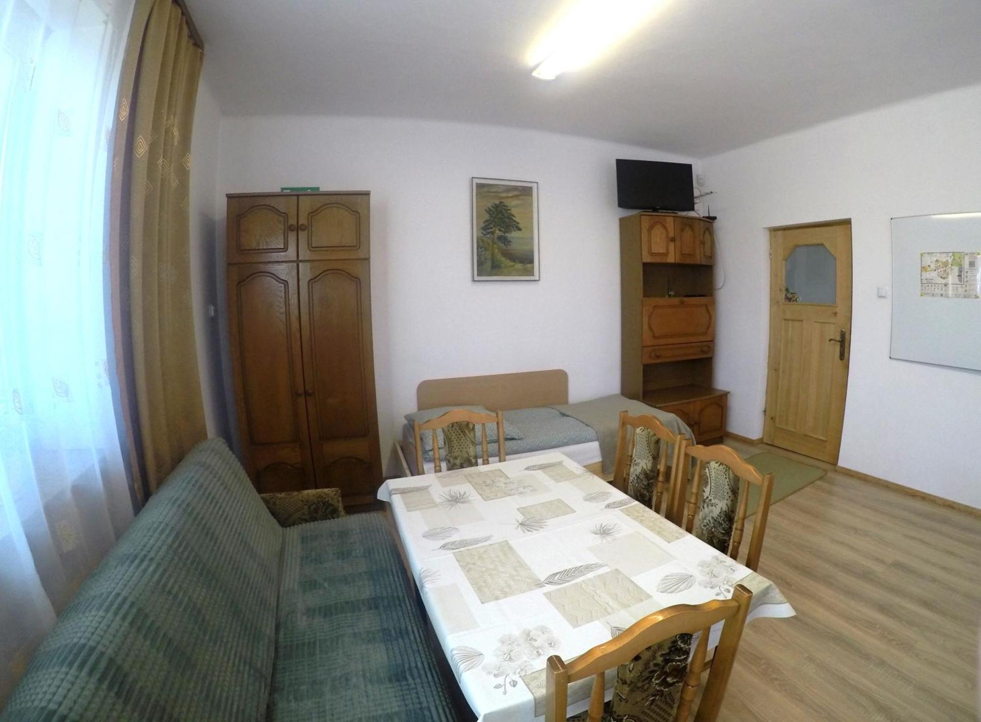 Pokoje Goscinne, Mieszkanie Na Wynajem W Swidniku K Lublina Exterior photo